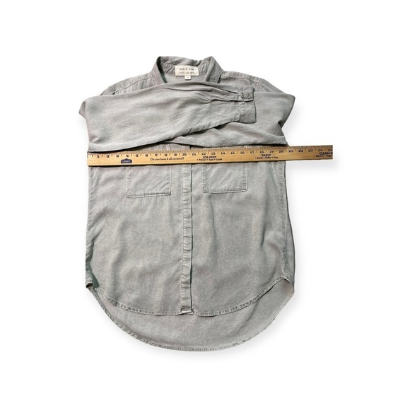 Cloth & Stone Chambray Long Sleeve Button Down - Picture 3 of 7
